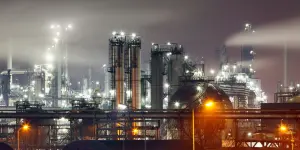 Bơm nạp cho lò phản ứng xúc tác